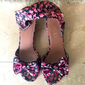 Rev Valentino - size 6.5 gently worn